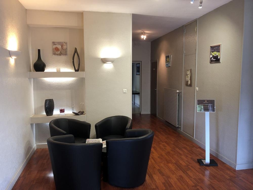 Adonis Lyon Est Hotel Artys Saint-Priest-en-Jarez Kültér fotó
