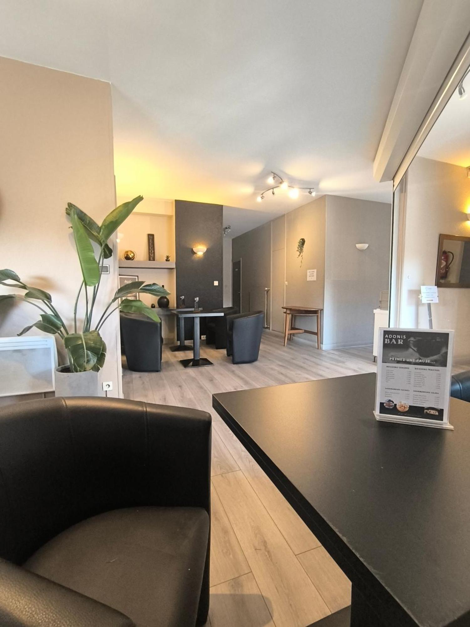 Adonis Lyon Est Hotel Artys Saint-Priest-en-Jarez Kültér fotó