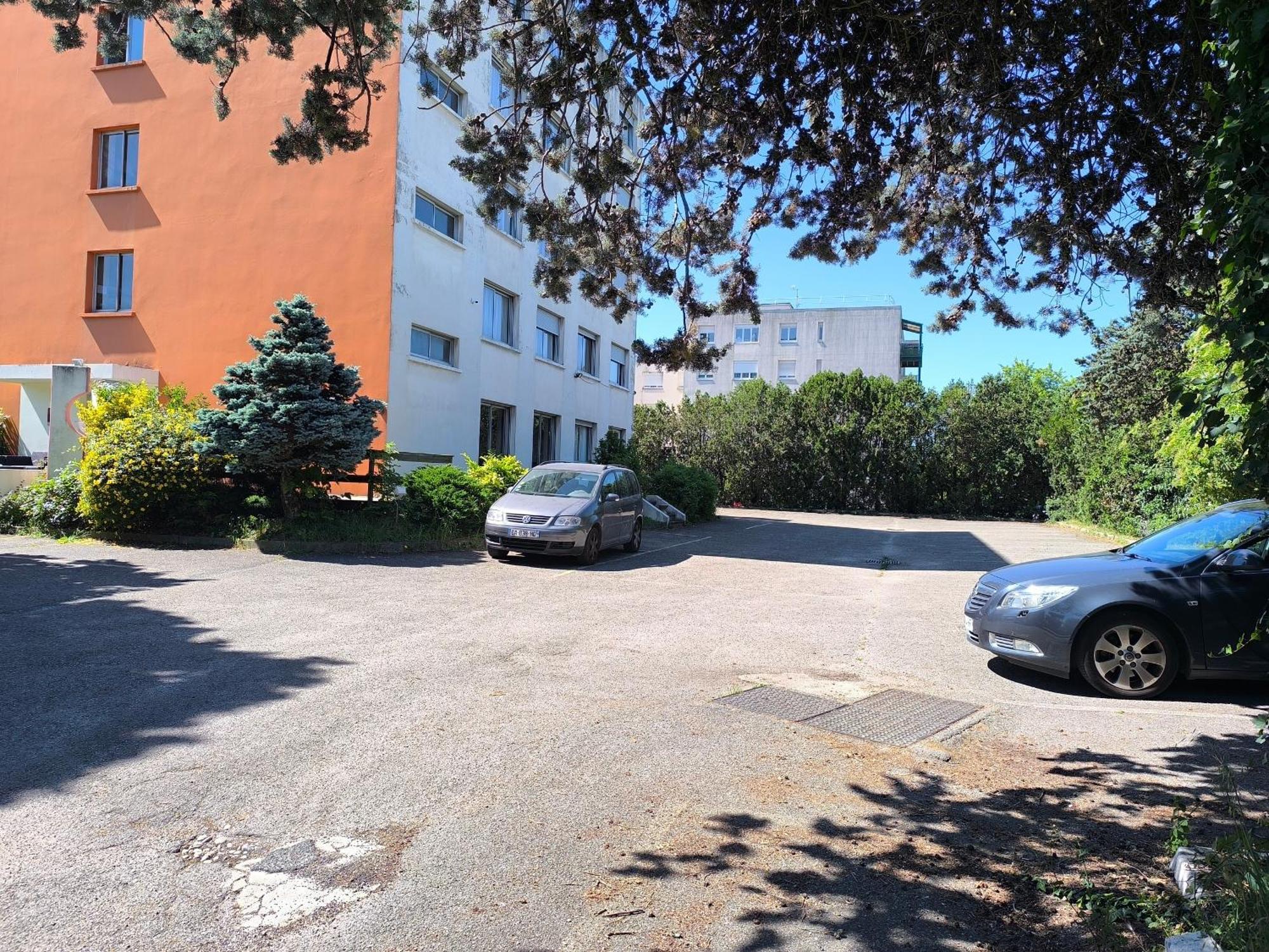 Adonis Lyon Est Hotel Artys Saint-Priest-en-Jarez Kültér fotó